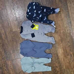 Lot of 4 nb, 0-3 sleeper body suits